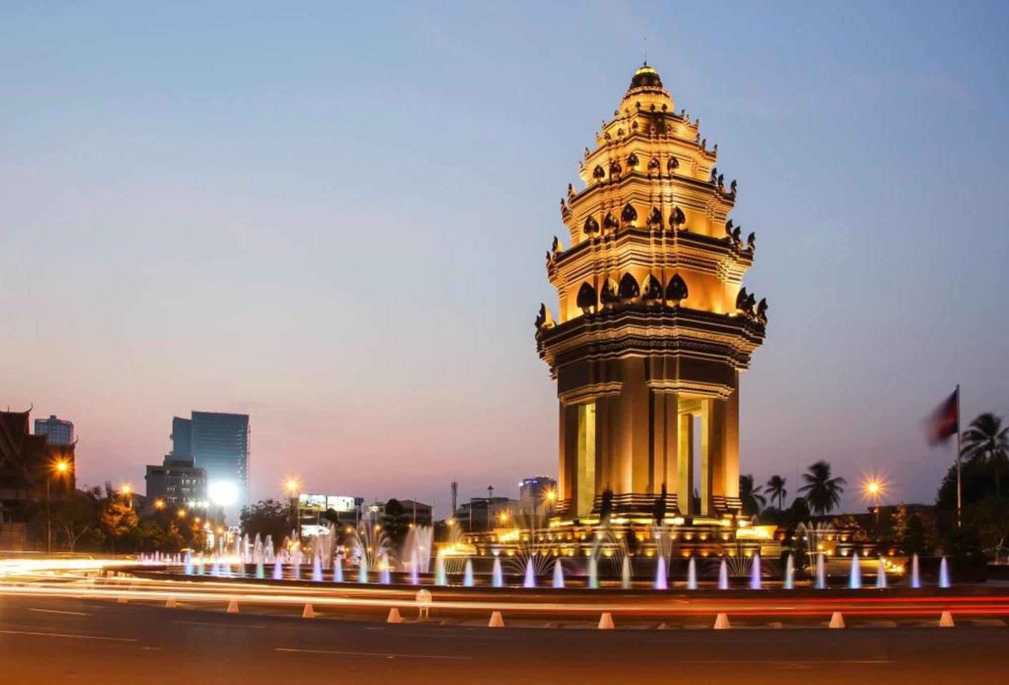 Sovanphum Guesthouse And Restaurant Phnom Penh Exterior photo