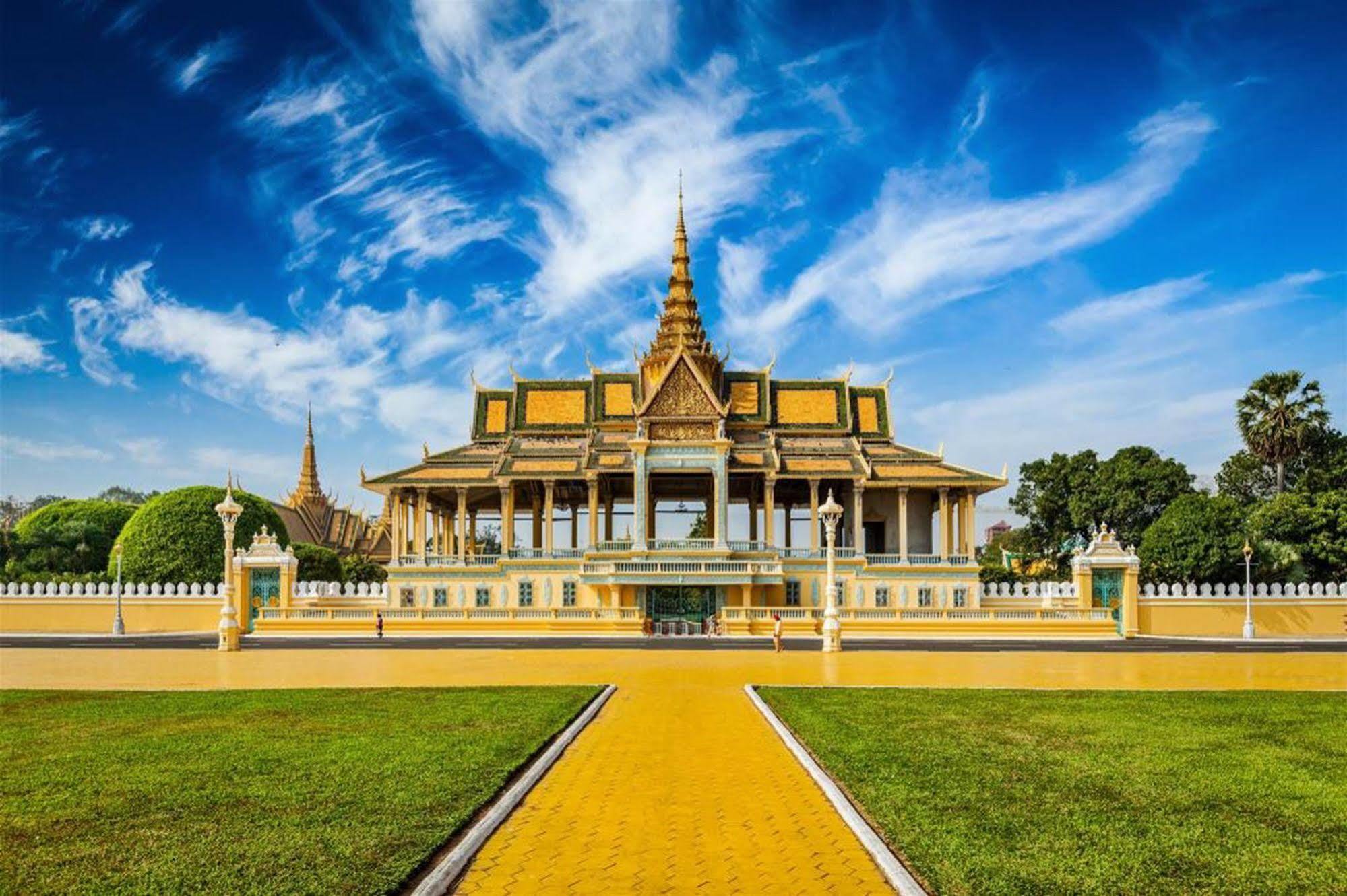 Sovanphum Guesthouse And Restaurant Phnom Penh Exterior photo