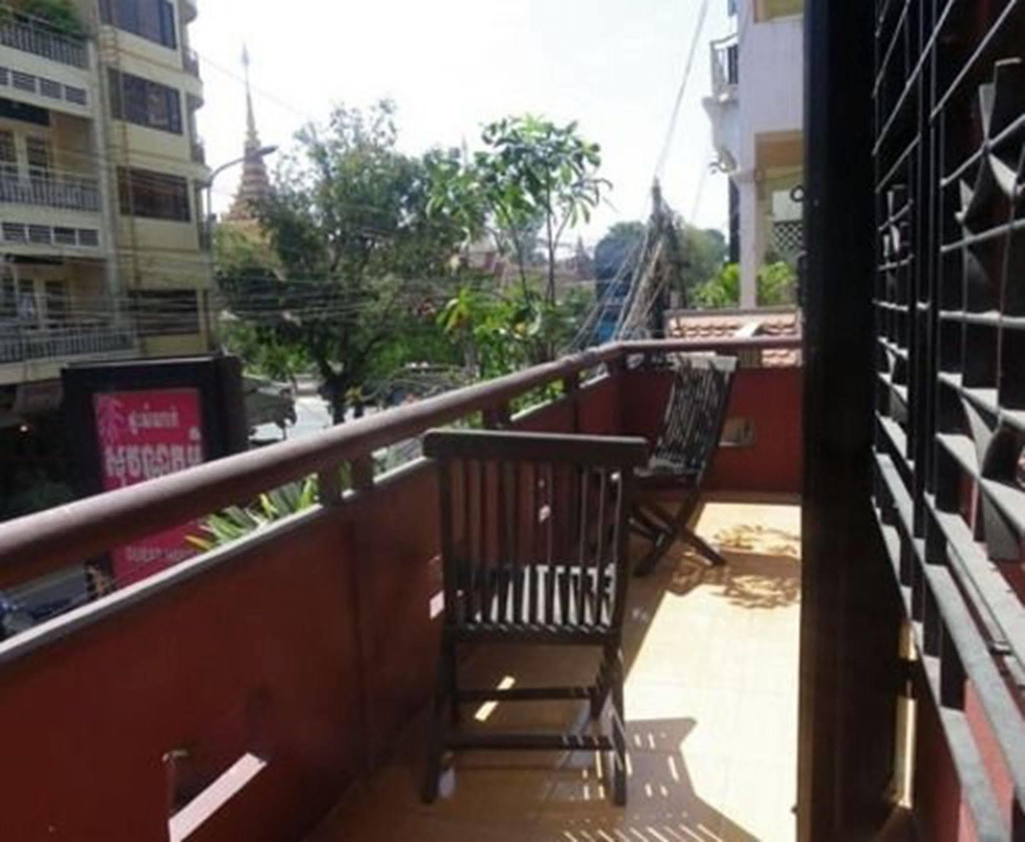 Sovanphum Guesthouse And Restaurant Phnom Penh Exterior photo