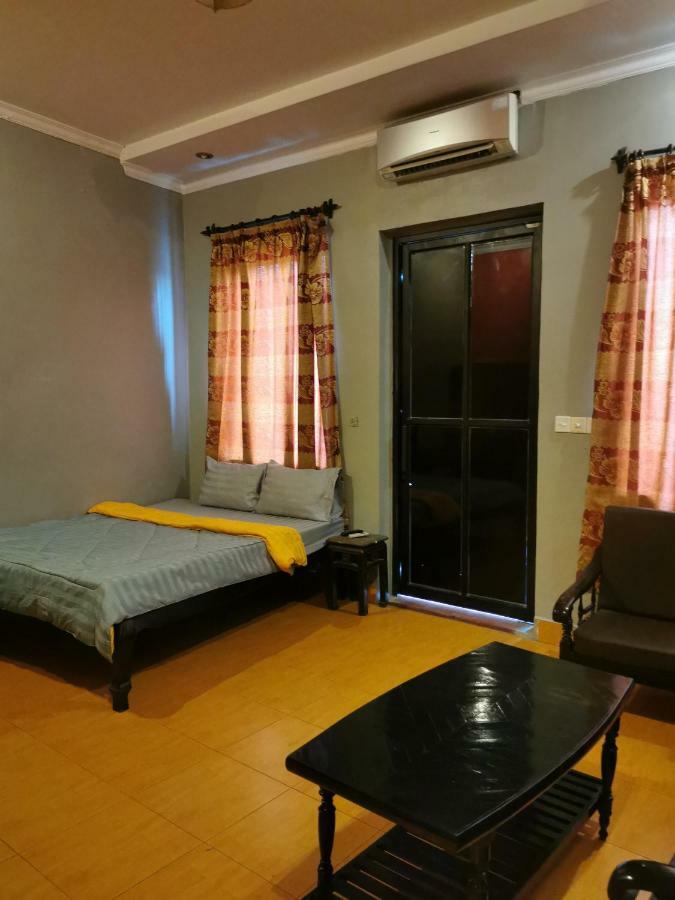 Sovanphum Guesthouse And Restaurant Phnom Penh Exterior photo