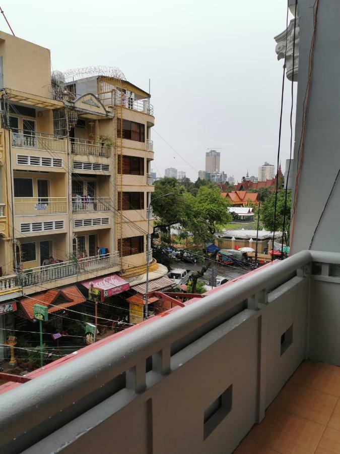 Sovanphum Guesthouse And Restaurant Phnom Penh Exterior photo